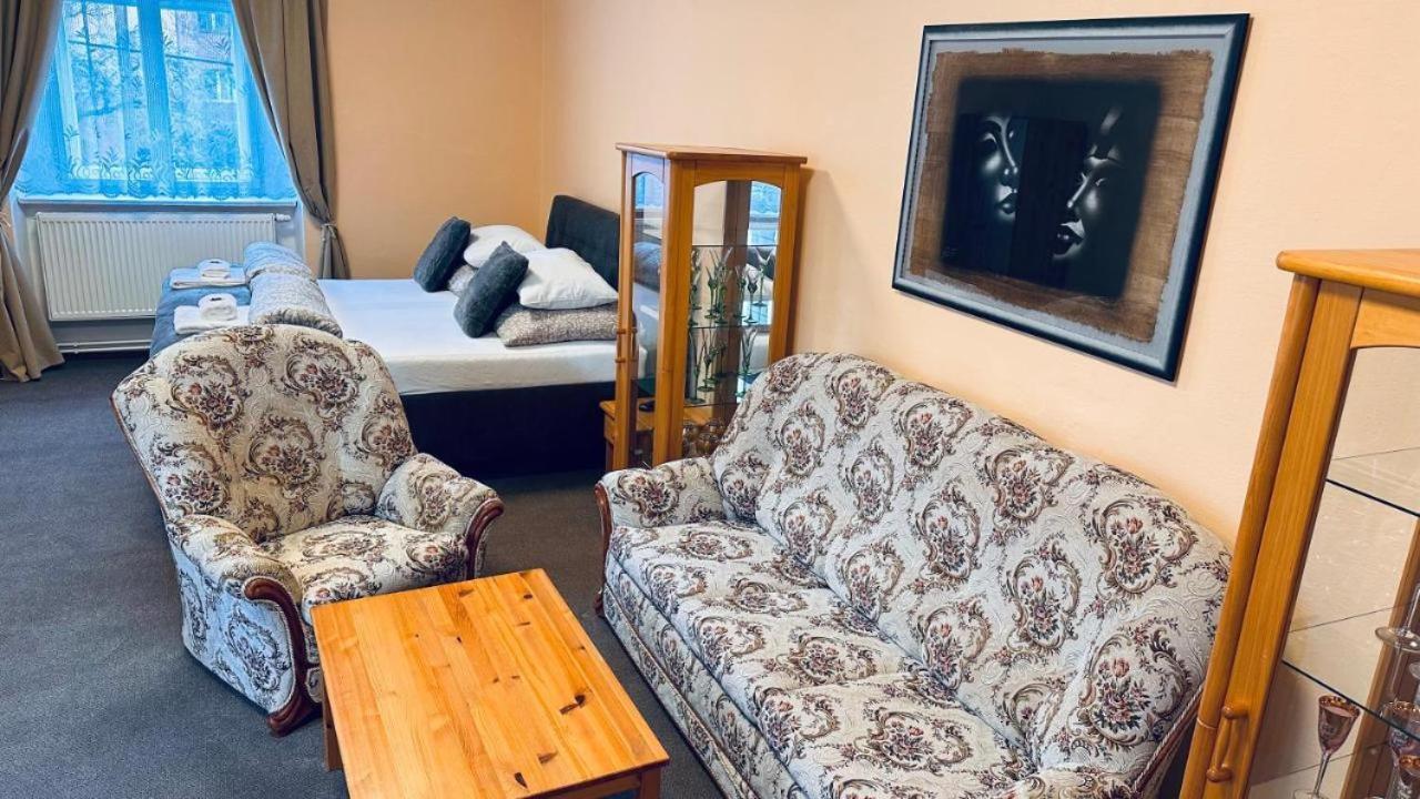 Apartman Alesta Bruntál מראה חיצוני תמונה