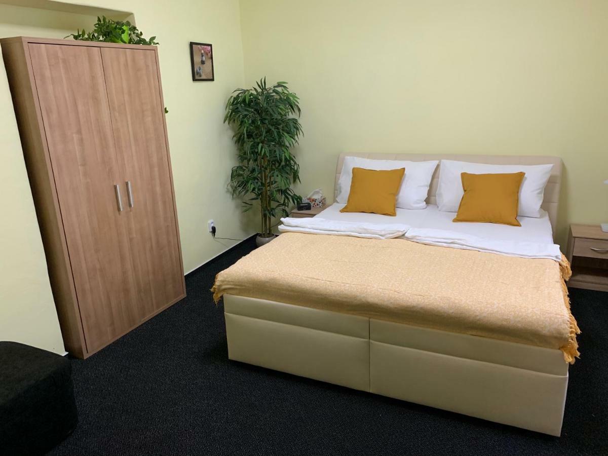 Apartman Alesta Bruntál מראה חיצוני תמונה