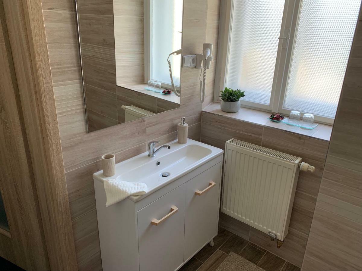 Apartman Alesta Bruntál מראה חיצוני תמונה